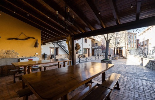Cella Cottage | Relax at Casa del Agüelo: Cella Apartment for 4 Guests