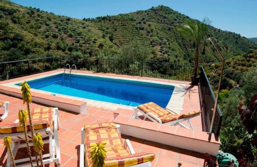 Canillas de Aceituno Villa | Pet-Friendly Oasis at Casa del Algarrobo - Rated 10/10