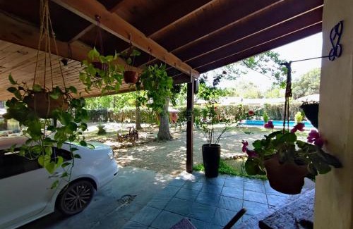 Villa General Belgrano House | Beautiful Casa del Arroyo: Family-Friendly with Pool Access