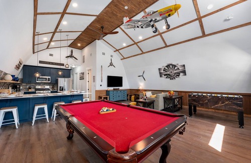 Wimberley House | Cozy Retreat at Casa del Avion and Casa Coop with Pool