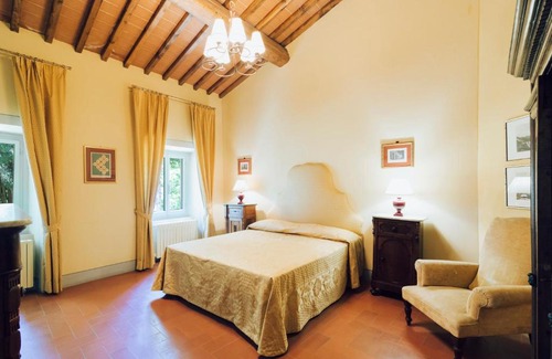 Bibbiena Apartment | Unforgettable Stay at Casa del Cavaliere with Ocean Views