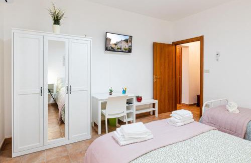 Motta Camastra Apartment | Child-Friendly Casa Del Corso - Guest Rated 9.7