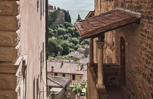 Montalcino Apartment | Charming Casa del Dago: Ideal Montalcino Retreat for Families