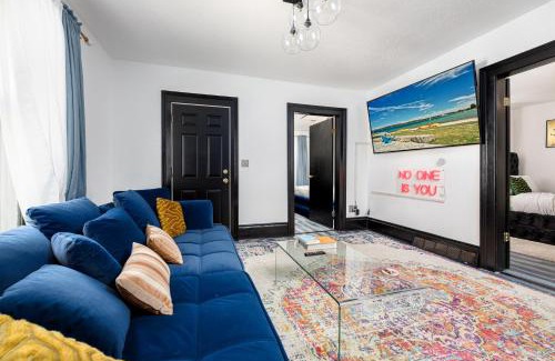 Traverse City House | Casa Del Exotique: Walk to Beach, Family-Friendly Comfort