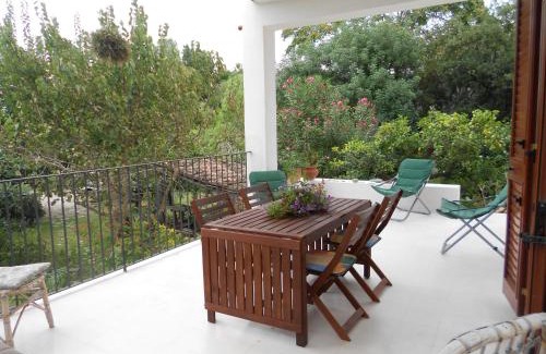 Mortelle House | Oceanfront Casa del Gelso Mortelle: Rated 9/10 by Guests