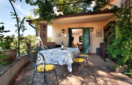 Morlupo House | Romantic Getaway at Casa del Glicine with Private Pool