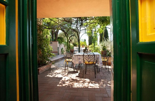 Morlupo House | Romantic Getaway at Casa del Glicine with Private Pool