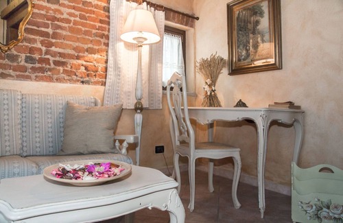 Airasca House | Discover Casa Del Grande Vecchio: Spa & Family-Friendly Stay