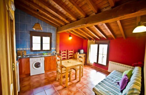 Mogarraz Apartment | Pet-Friendly Retreat at Casa del Herrero with High Ratings