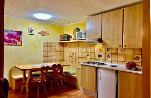 Valtournenche Apartment | Experience Oceanfront Bliss at Casa del Lago - Rated 9.5/10