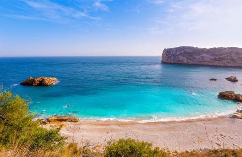 El Tosalet Villa | Explore Casa del Limonero: Pet-Friendly Family Getaway