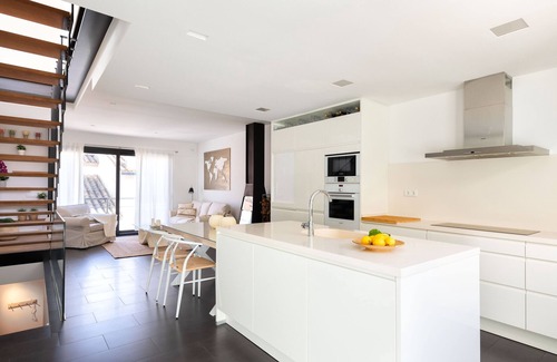Tamariu House | Beachfront Oasis: CASA DEL MAR with Private Pool & Spa