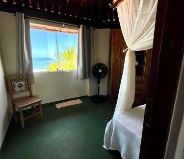 Marau House | Enjoy Oceanfront Bliss at Casa Del Mar - 4-Star Retreat