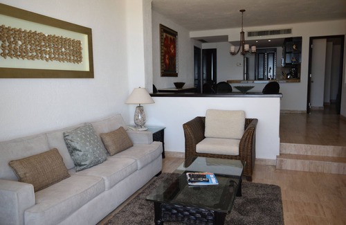 San Jose del Cabo Resort | Oceanfront Casa del Mar Condos with Spa & Pool Amenities