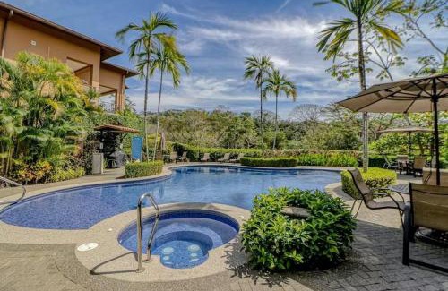 Herradura Apartment | Casa del Mar - Veranda Retreat Pool and Balcony