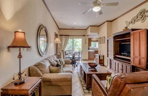 Herradura Apartment | Casa del Mar - Veranda Retreat Pool and Balcony