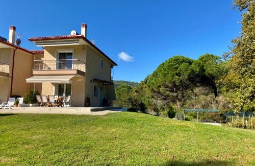 Vourvourou House | Discover Casa del Mare: 4-Star Family-Friendly Escape