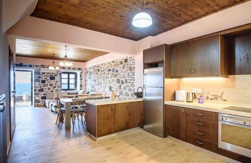 Mandraki Apartment | Oceanfront Casa Del Mare: Perfect for Up to 7 Guests