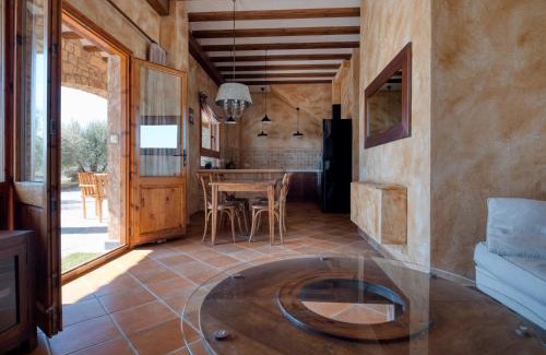 Vilanova de Meia House | Serene Casa del Moliner: Oceanfront Stay with Pool & Dining