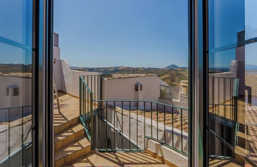 Olvera House | Discover NO. 32 Offering Breathtaking Views and Breakfast
