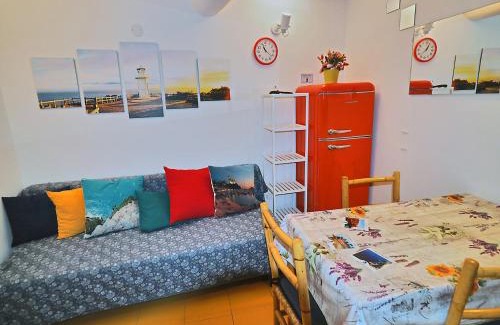 San Terenzo Apartment | Pet-Friendly Casa del Pescatore Steps from the Sea