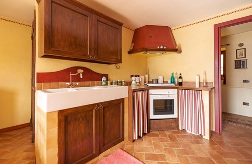 Adrara San Martino Apartment | Pet-Friendly Casa del Picchio in Beautiful Adrara San Martino