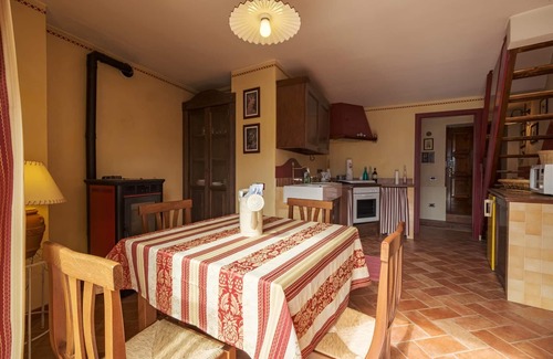 Adrara San Martino Apartment | Pet-Friendly Casa del Picchio in Beautiful Adrara San Martino