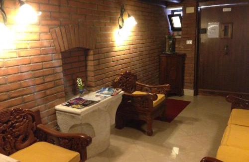Cannaregio House | Relax at Casa del Pozzo with Inviting Hot Tub Amenities