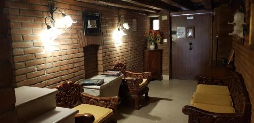 Cannaregio House | Relax at Casa del Pozzo with Inviting Hot Tub Amenities