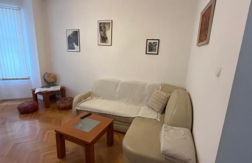 Oborishte Apartment | Pet-Friendly Getaway at Casa del Rey - Rated 9.5/10