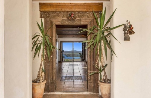 Ashby Heights Apartment | Casa Del Rio: Breathtaking 270-Degree Views Await