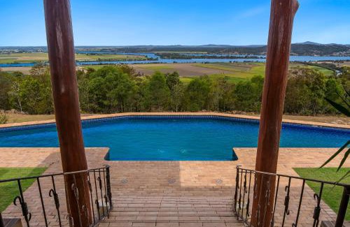 Ashby Heights Villa | Elegant Casa Del Rio with Pool & Child-Friendly Amenities