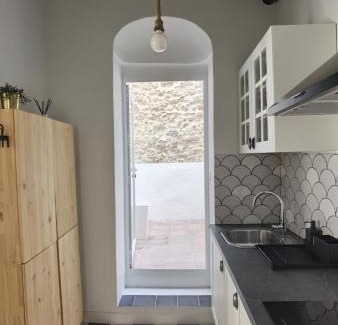 Medina-Sidonia Apartment | Casa del Sacramento: Oceanfront Retreat with Hot Tub
