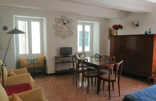 Cervo Apartment | Casa del Sole: Oceanfront Retreat with Pet-Friendly Perks