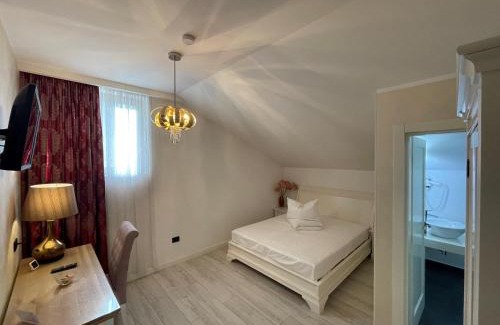 Alba Iulia House | Top-Rated Casa Del Sole: Oceanfront Retreat for All Ages