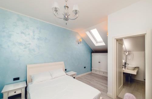 Alba Iulia House | Top-Rated Casa Del Sole: Oceanfront Retreat for All Ages