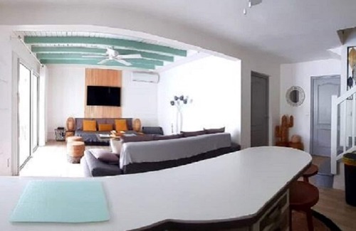 Mont Vergna Villa | Casa Del Tamaris: Beach Access, Pool & Tropical Garden