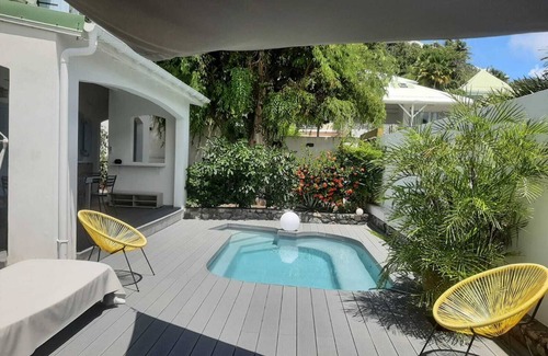 Mont Vergna Villa | Casa Del Tamaris: Beach Access, Pool & Tropical Garden