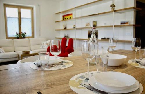 Tassullo Apartment | Pet-Friendly Casa del Tempo: Highly Rated Family Retreat