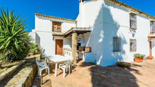 El Colmenar House | Discover Casa del Tigre Gaucín with Family-Friendly Amenities
