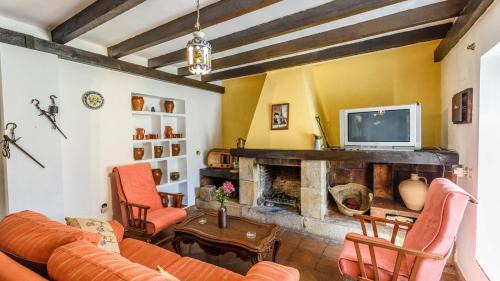 El Colmenar House | Discover Casa del Tigre Gaucín with Family-Friendly Amenities