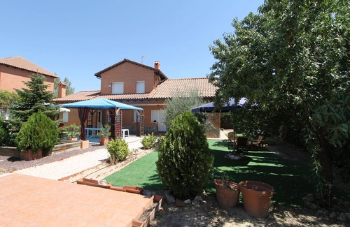 Sesena Ski Chalet | Explore Jarama Valley House: Pet-Friendly Retreat with Spa