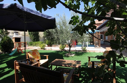 Sesena Ski Chalet | Explore Jarama Valley House: Pet-Friendly Retreat with Spa