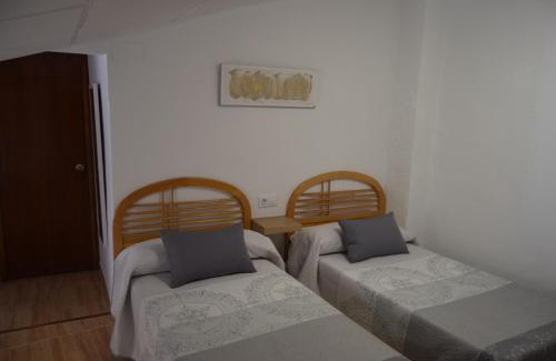 Castril House | Pet-Friendly Getaway at Casa del Vidrio - Rated 9/10!