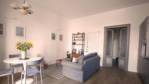 Chinatown Apartment | Top-Rated Comfort at Casa Dela with Full Kitchen Access