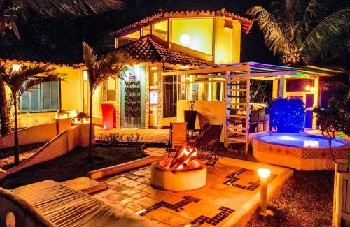 Ossos House | Casa Delfi: Breathtaking Views & Jacuzzi by the Beach