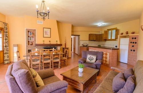 Orgiva Villa | Discover Casa Delia Órgiva: Pool, Spa & 9.8/10 Rating
