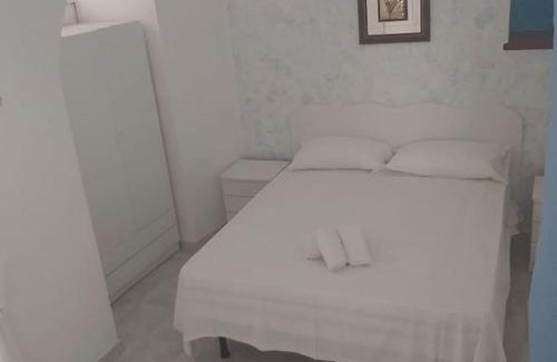 Atrani Apartment | Cozy Casa della Nonna: Family and Pet-Friendly Retreat