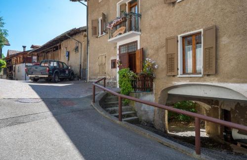 Fontana Nuova-Bevia House | Casa della Rosina: Welcoming Family-Friendly Retreat