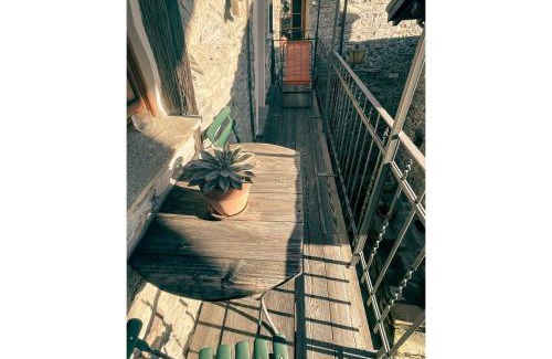 Cannero Riviera House | Cozy Casa delle Antiche Pietre: Family-Friendly Retreat